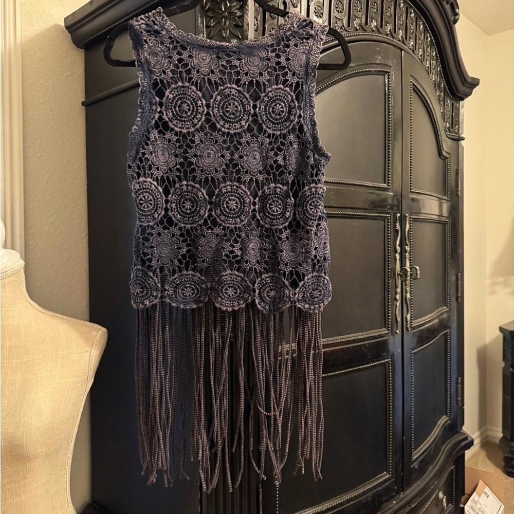 Gimmicks by BKE crochet fringe tank